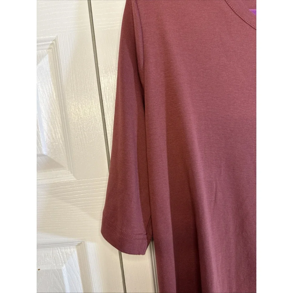 Duluth Trading Company Women's‎ T-shirt Half Sleeve Scoop Neck Size Large EUC - Picture 2 of 5